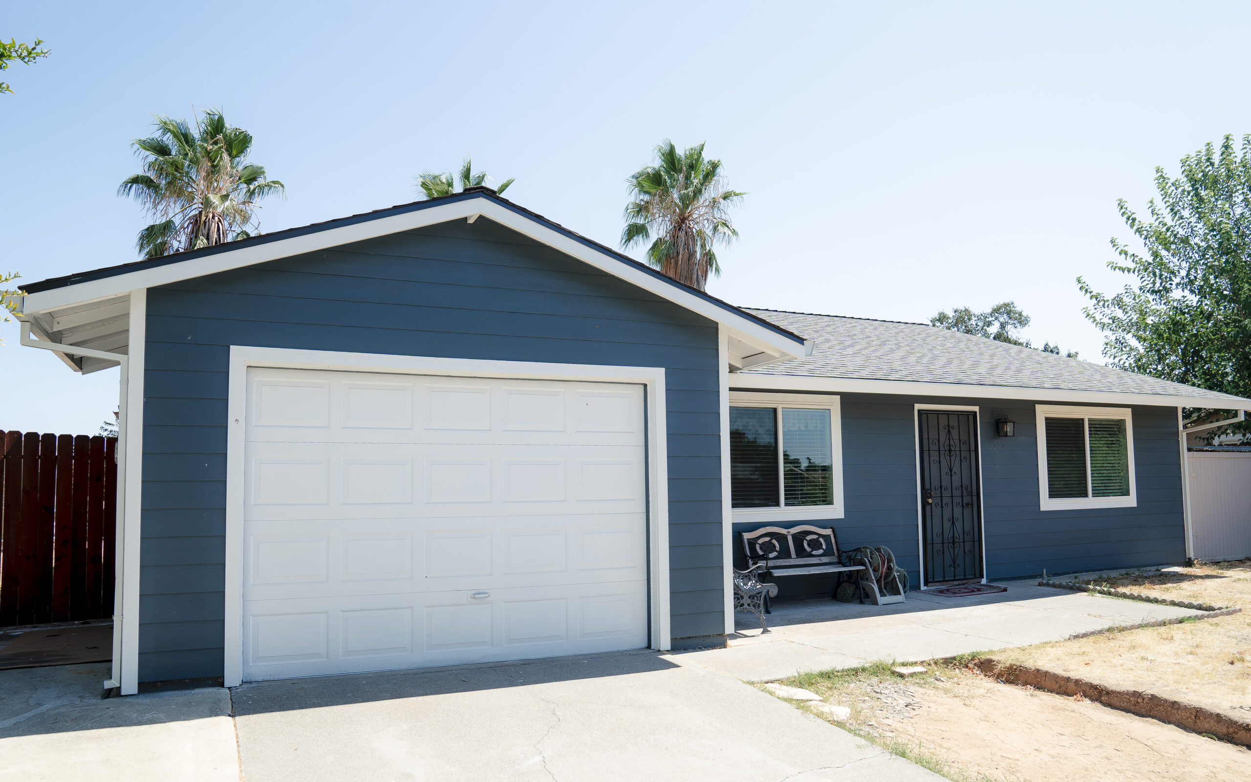 Elevate Your Home’s Aesthetic with James Hardie Evening Blue Siding