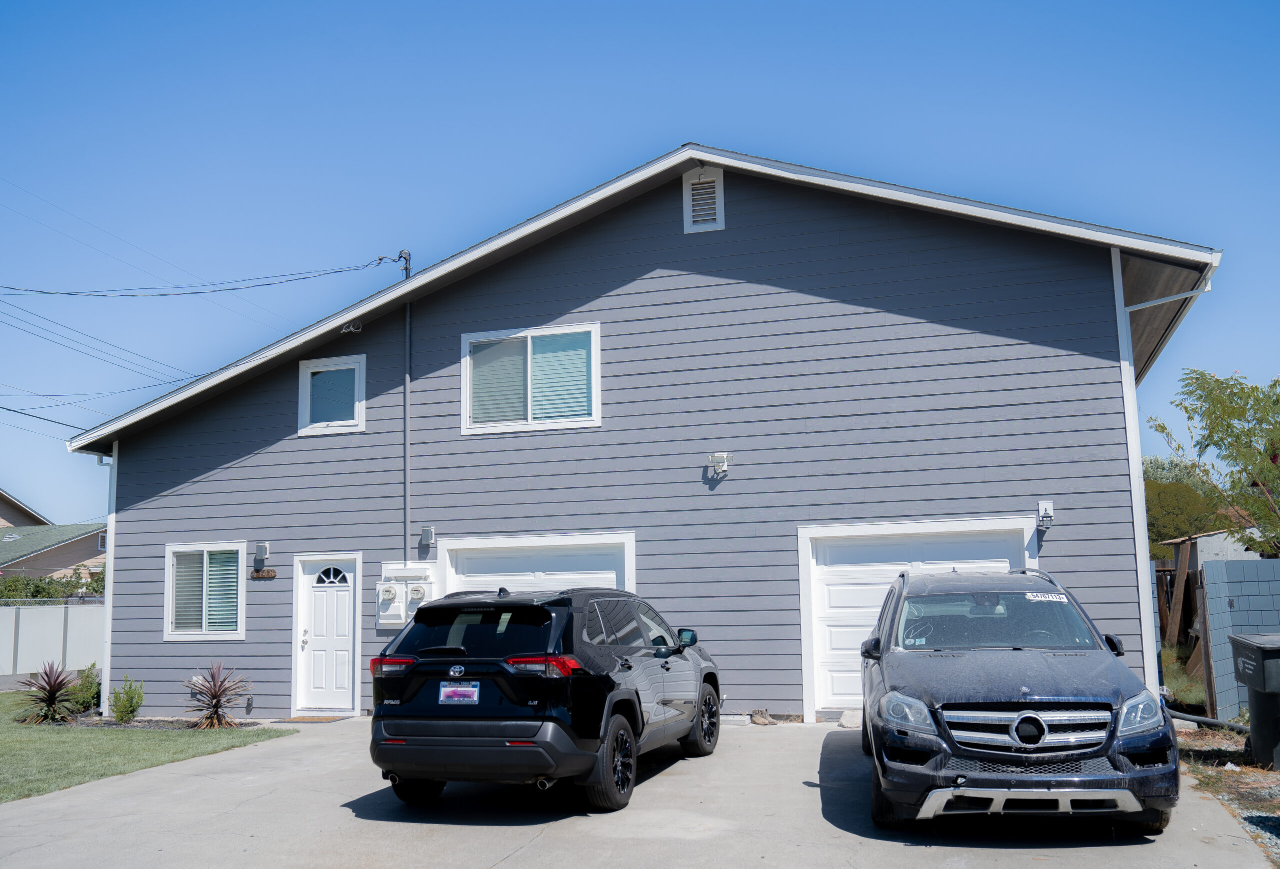 James Hardie Boothbay Blue Siding With Artic White trim