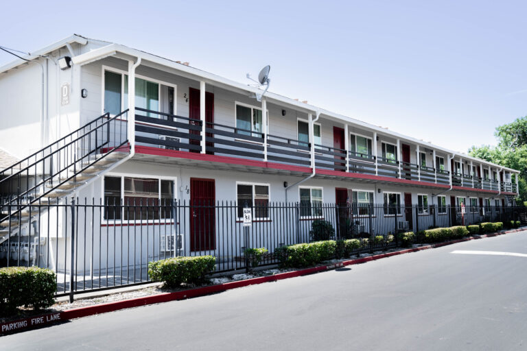 apartment window replacement