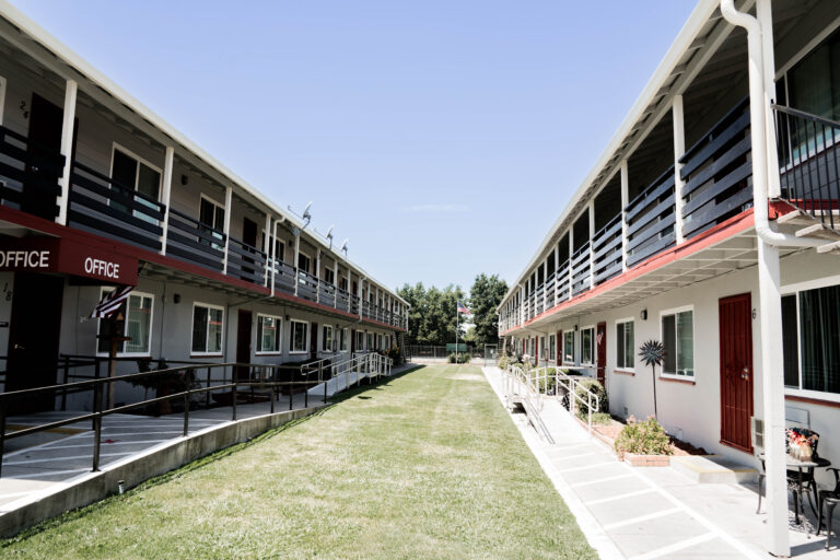 apartment window replacement