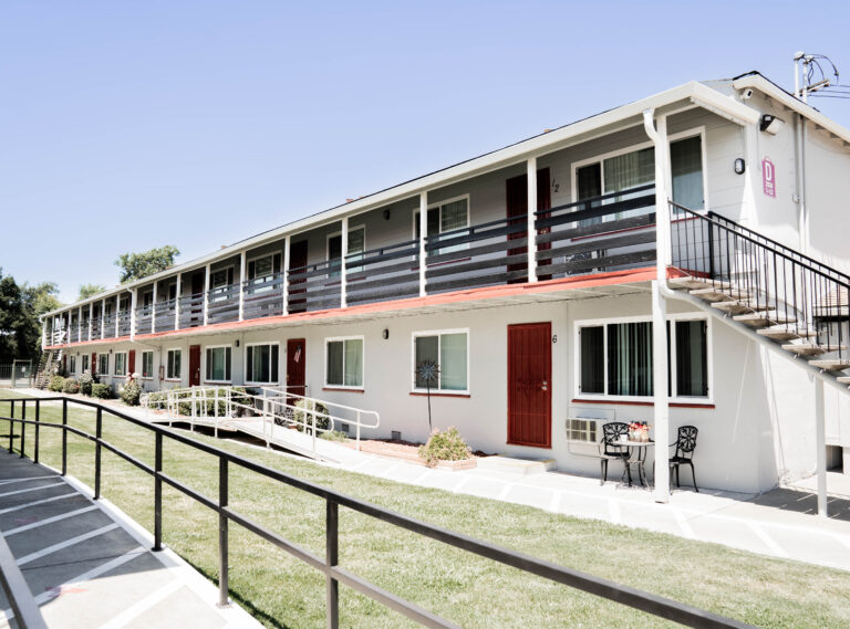 apartment window replacement