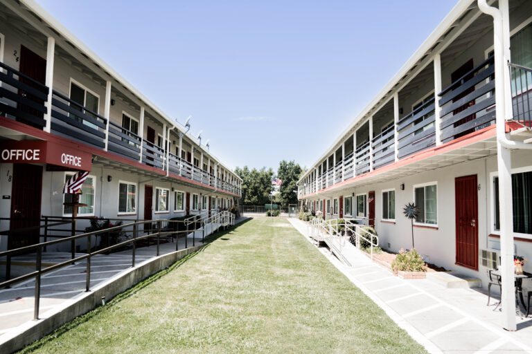 apartment window replacement