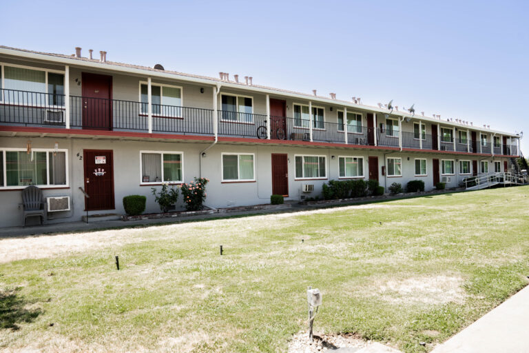 apartment window replacement