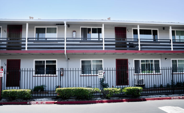 apartment window replacement