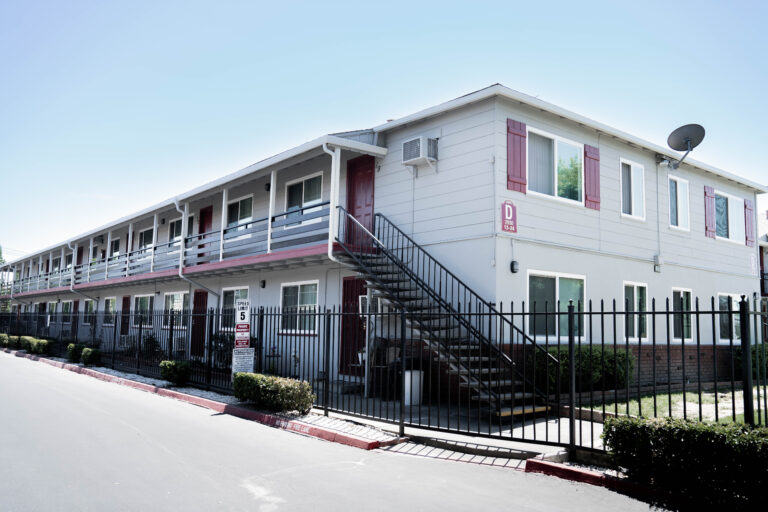 apartment window replacement