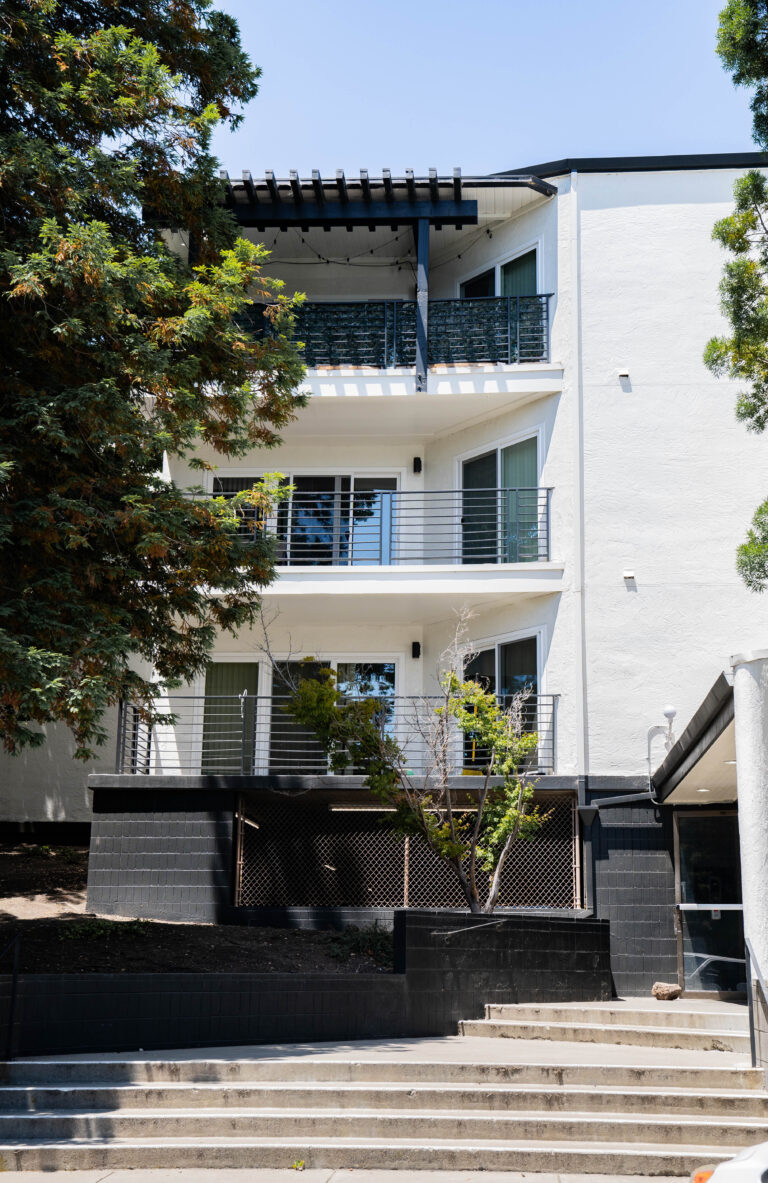 apartment window replacement