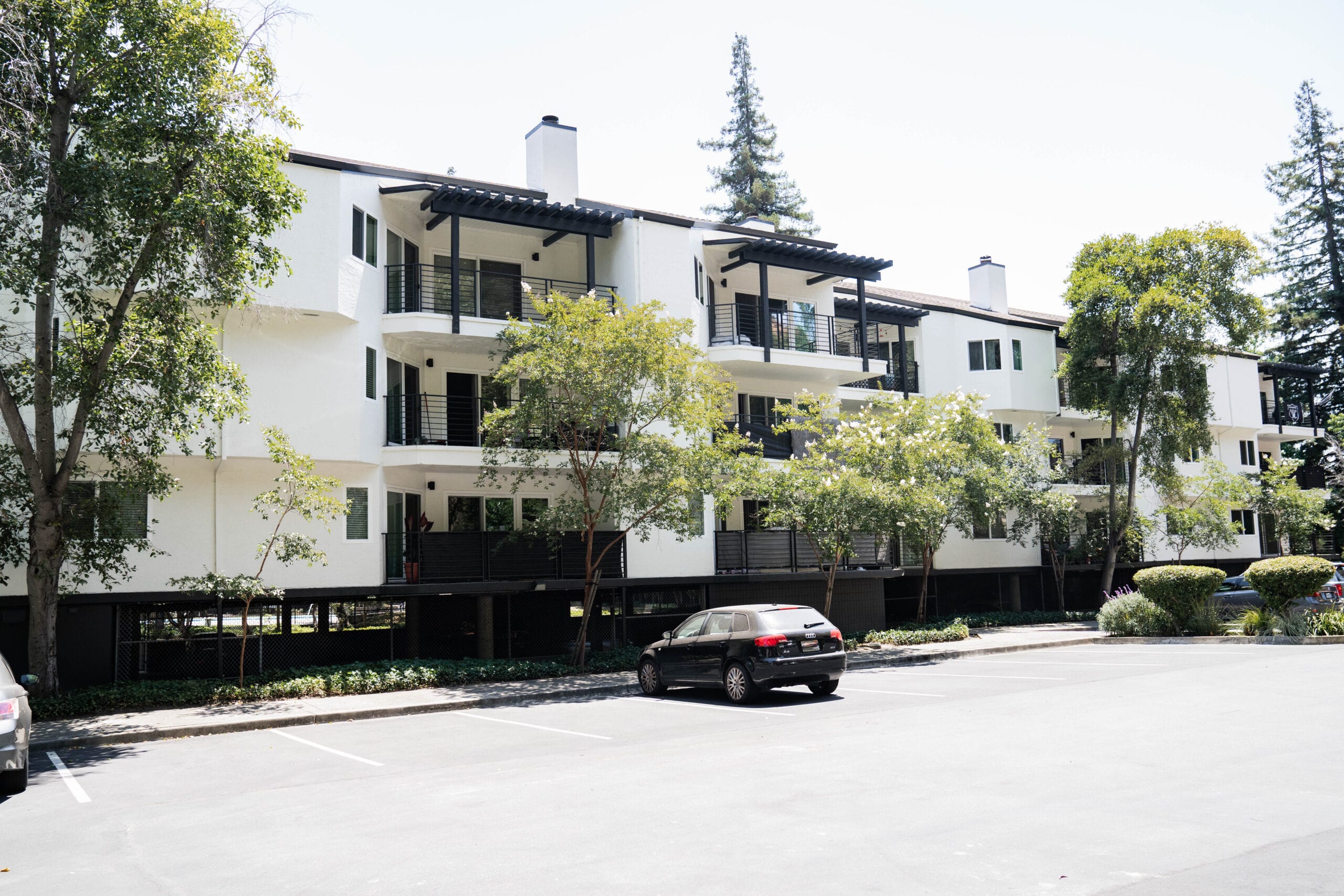 Creekwood Apartments - Commercial Siding Renovation