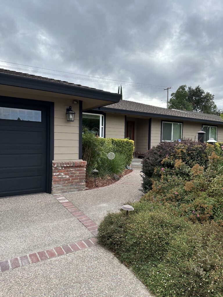 vertical siding on house