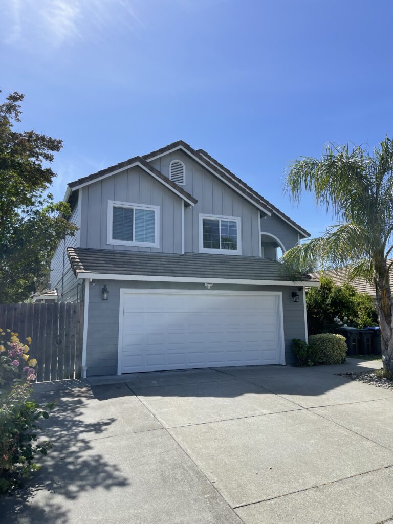 vertical siding on house