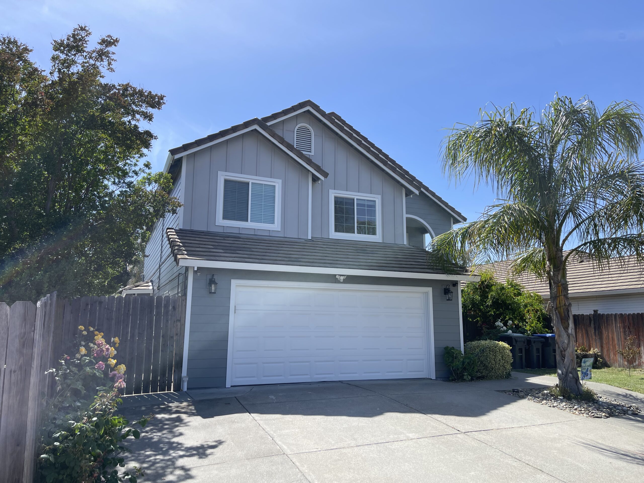 vertical siding on house