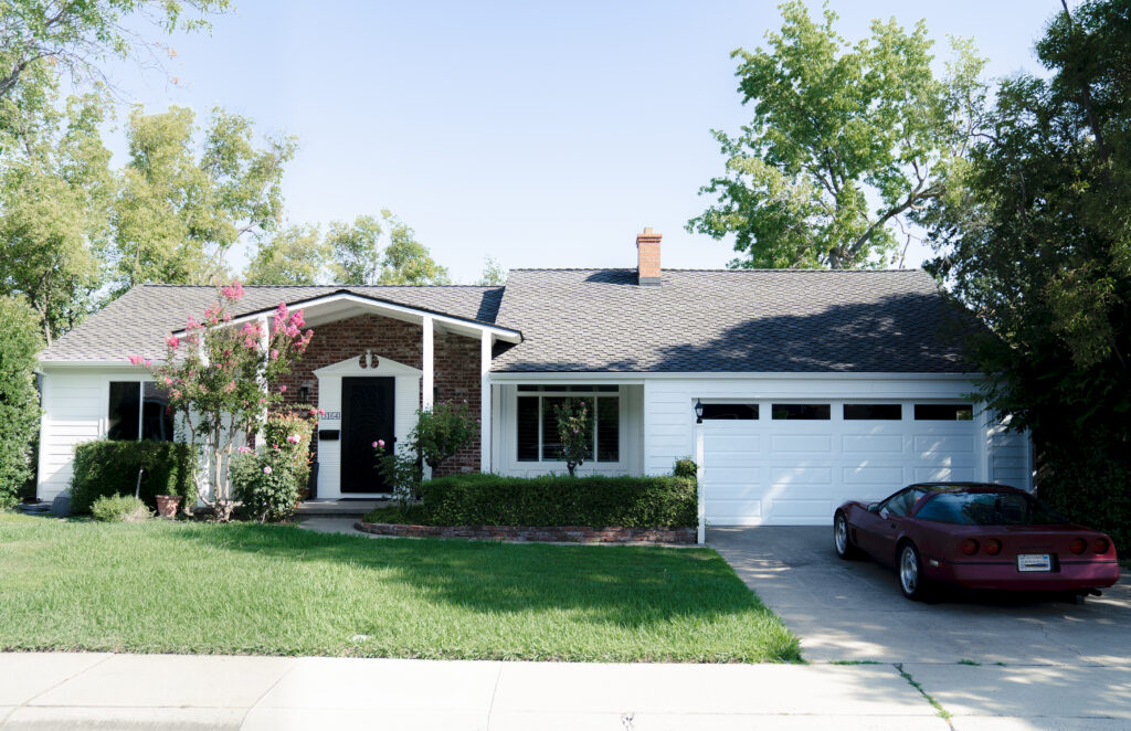 vertical siding on house