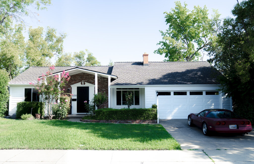 vertical siding on house